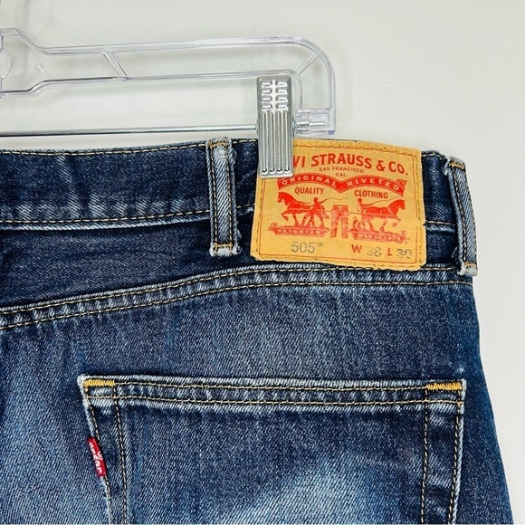 Levi’s Blue Dark Wash 505 Regular Fit Jeans 38W - Picture 7 of 9